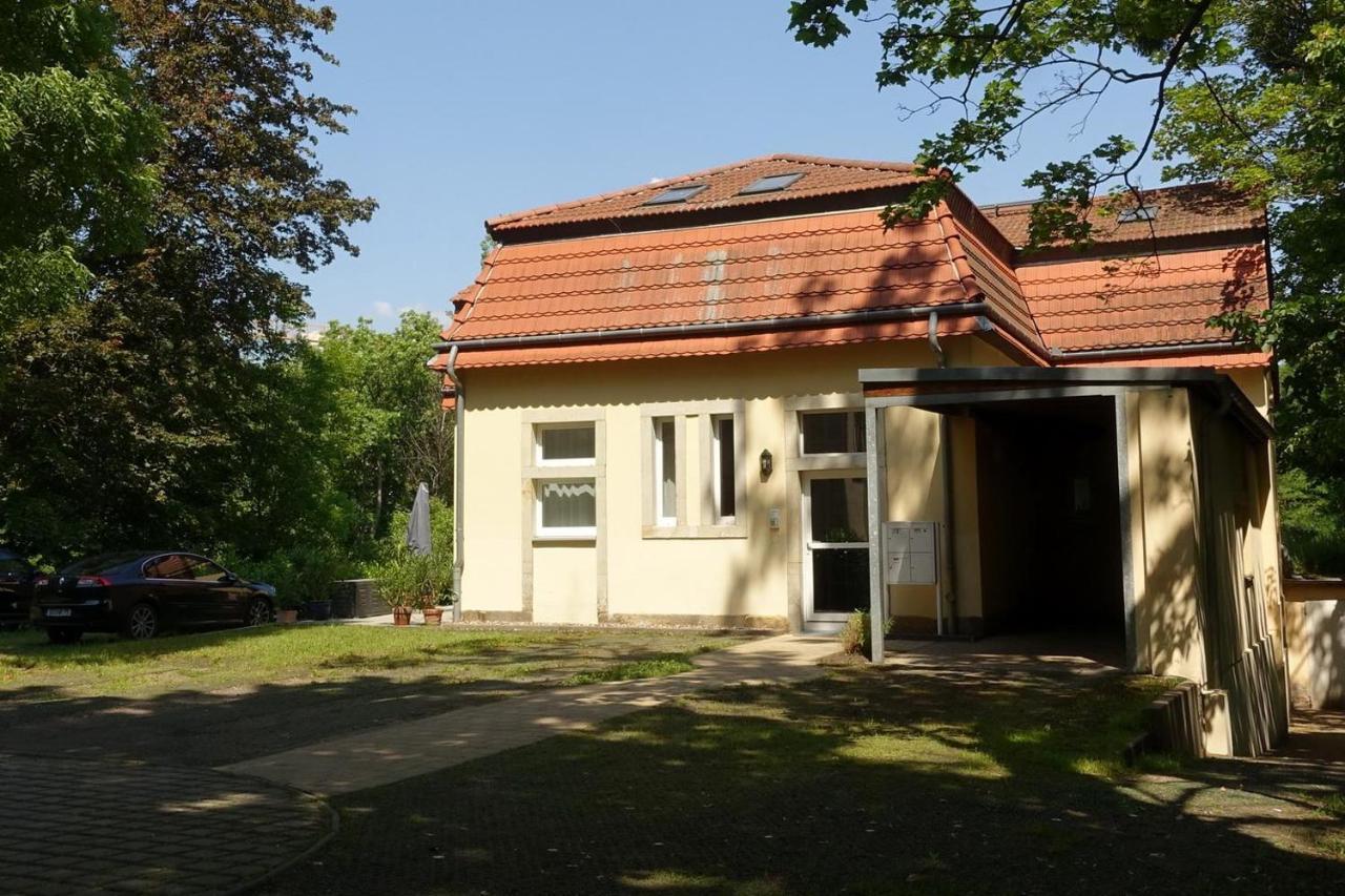Campus Apartment Martin Дрезден Екстериор снимка
